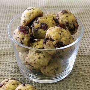 equal-naturals-dark-chocolate-cranberry-biscuits